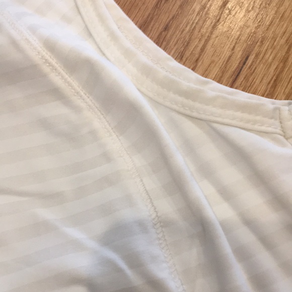 Tail tech high performance S workout top - Picture 3 of 7